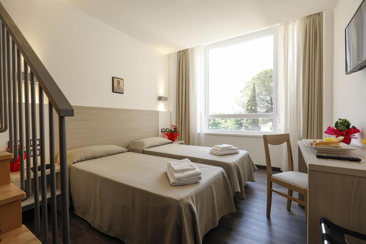 Casa Per Ferie San Juan De Avila Rzym Zewnętrze zdjęcie