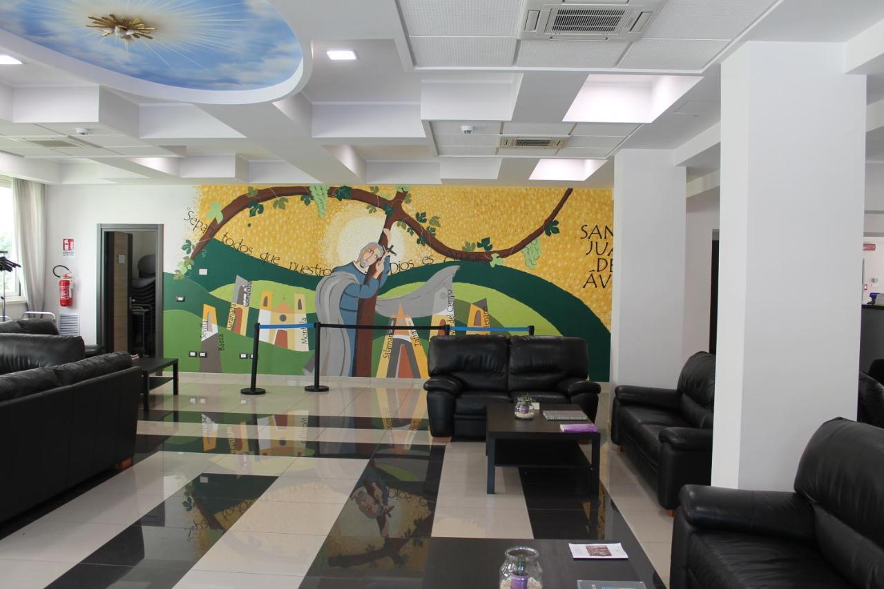 Casa Per Ferie San Juan De Avila Rzym Zewnętrze zdjęcie